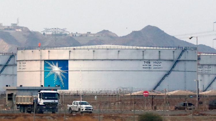 Eines von Aramcos Öllagern in Saudi-Arabien. 