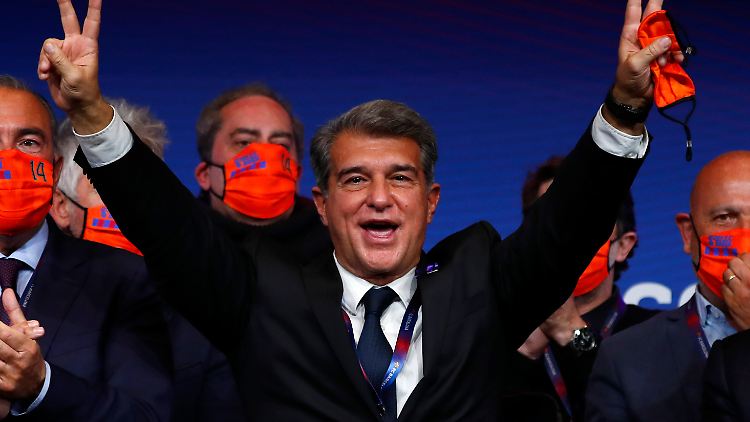 Laporta in Siegerpose: Er wurde mit deutlicher Mehrheit zum neuen Präsidenten des FC Barcelona gewählt.