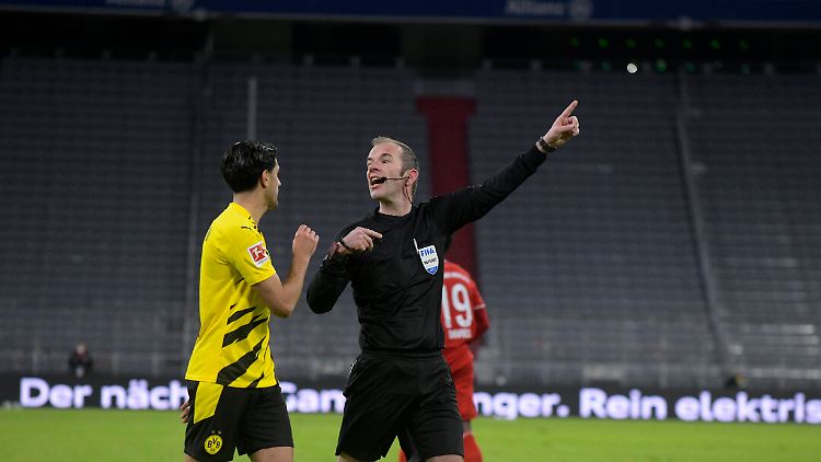 Borussia Dortmund hatte im Spitzenspiel beim FC Bayern lange gute Karten. Am Ende blieb mal wieder nur Ärger. Und der Zorn auf den Falschen.
