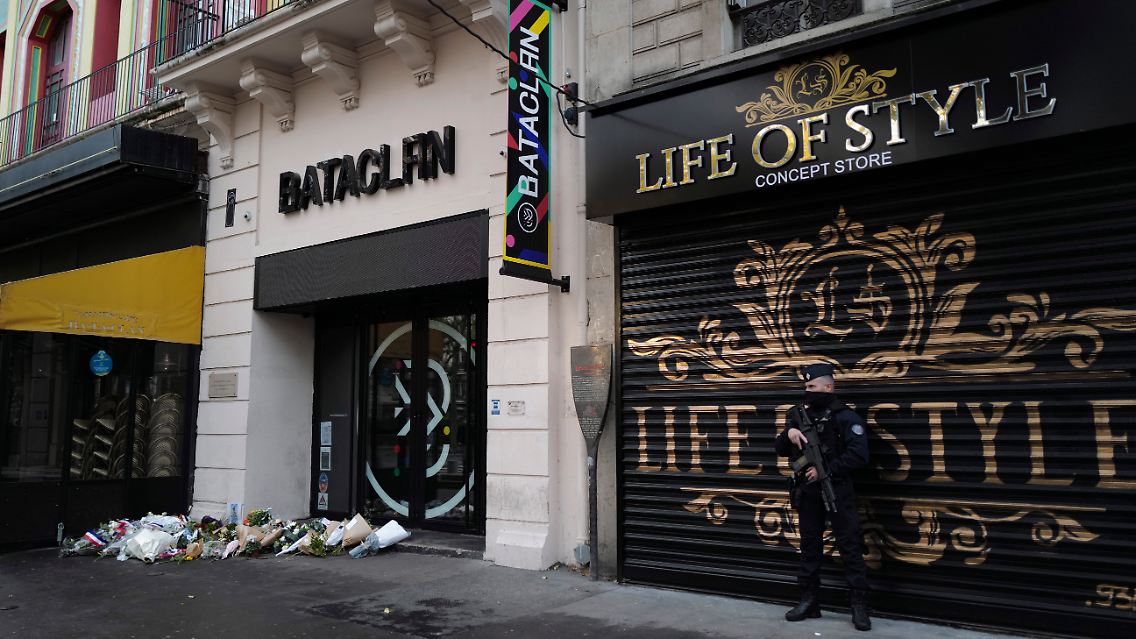 Bei dem Anschlag in Paris im Jahr 2015 töteten Terroristen 130 Menschen.