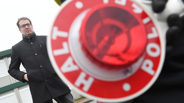 Mecklenburg-Vorpommerns Innenminister Renz sieht sich nicht als Shoppingtourist.