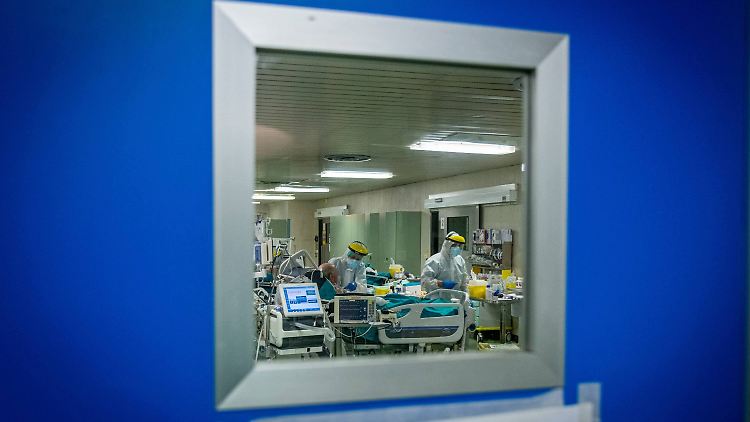 Kampf gegen den Tod: Covid-Intensivstation in Mailand. 