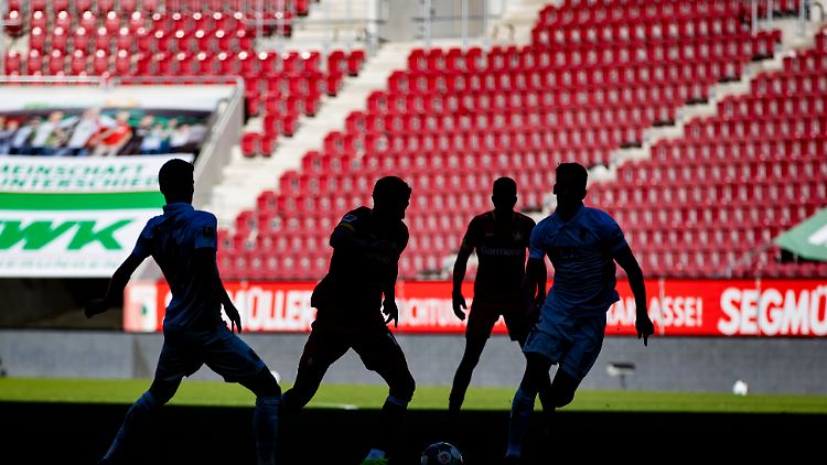 Seit einem Jahr sind die Tribünen in der Fußball-Bundesliga leer.