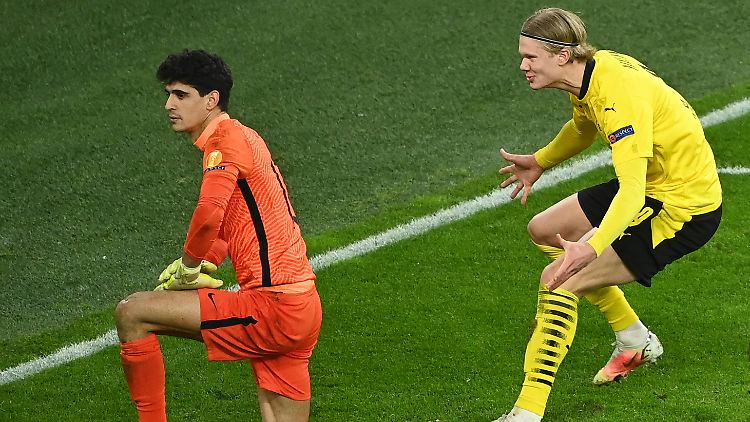 Tor aberkannt, Elfmeter, verschossen, Wiederholung, doch Tor: die Irrungen des modernen Fußballs.