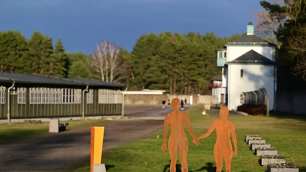 In-Brandenburg-wird-der-Holocaust-Gedenktag-am-27-Januar-in-der-Gedenkstaette-Sachsenhausen-begangen-aber-auch-andere-Erinnerungsorte-und-Staedte-erinnern-an-die-Opfer-des-Nationalsozialismus