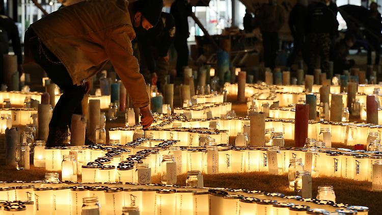 Etwa 18.500 Menschen starben oder sind noch vermisst.