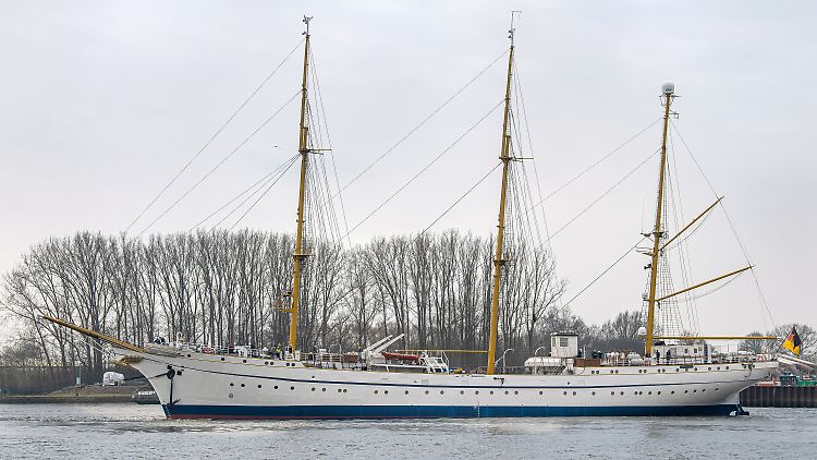Das bekannte Marine-Segelschiff soll bald wieder über die Weltmeere segeln.