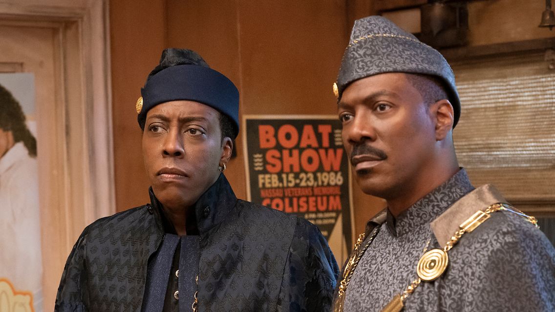 Arsenio Hall (l.) und Eddie Murphy blicken genauso unglaubwürdig wie die ntv-Filmpodcaster.