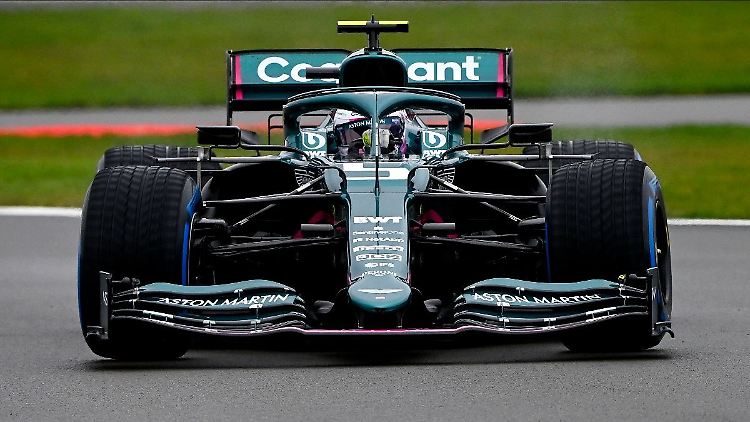 Auch für den Aston Martin von Sebastian Vettel steht der erste Härtetest bevor.