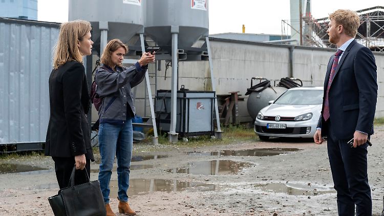 Sabine (M.) hat es auf den Chef der Werft abgesehen.
