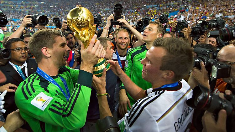 Zwei Weltmeister, zwei Torhüter - bald in einem Team?