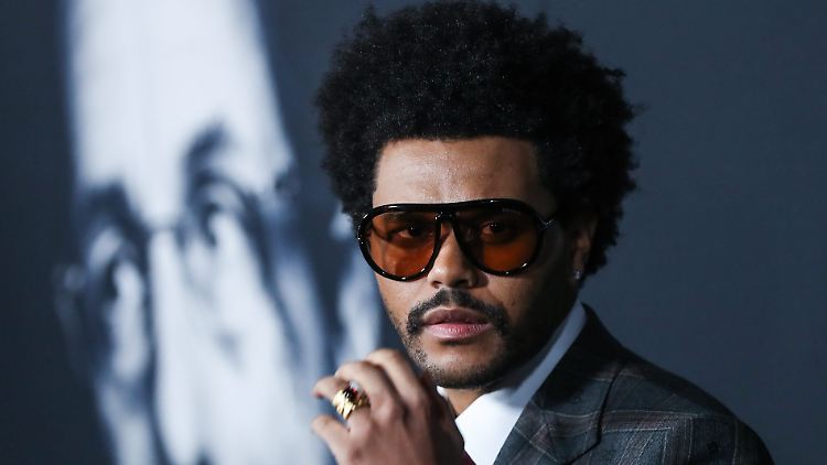 Sein Hit "Blinding Lights" stürmte weltweit an die Spitze der Charts: The Weeknd.