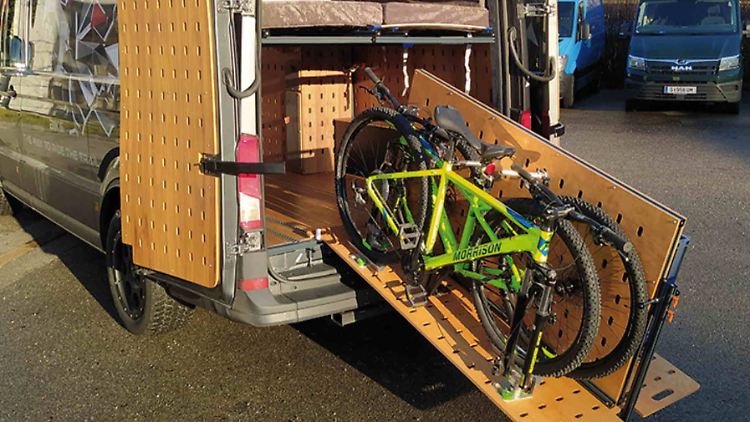 Die praktische Fahrrad-Garage kostet 1900 Euro.