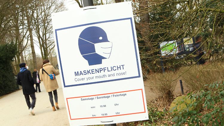 Die Schilder an den Eingängen der Hamburger Grünanlagen müssen wohl abmontiert werden.