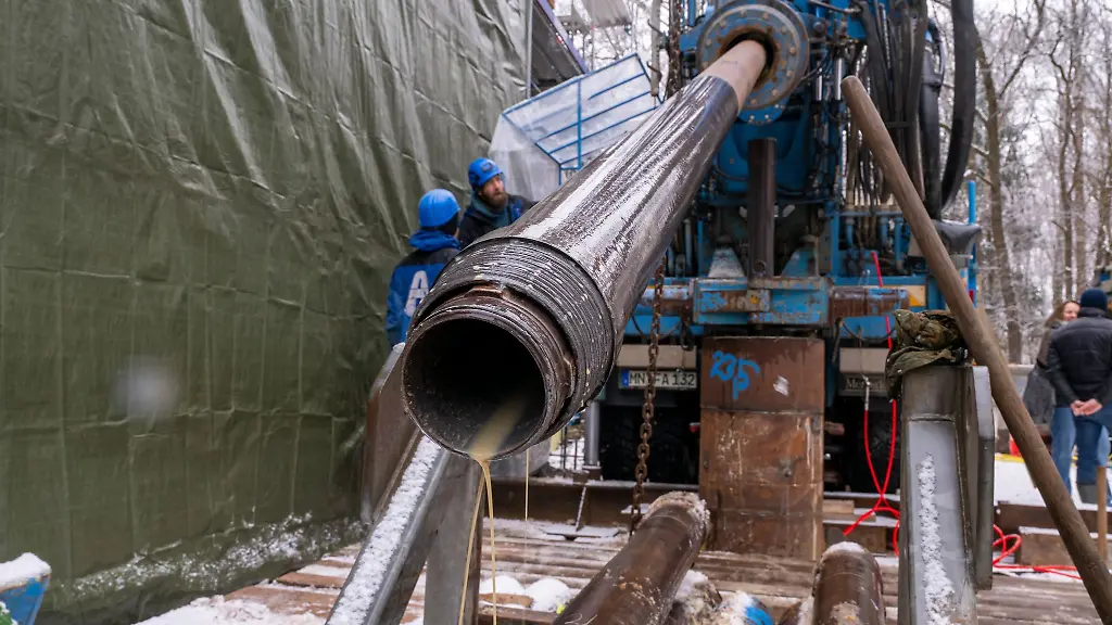 Mindestens-140-Meter-tief-muss-der-Brunnen-werden