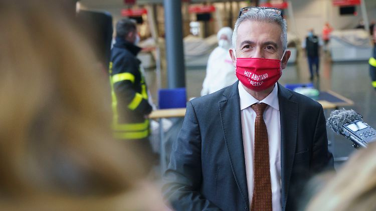 Steht jetzt auch im Fokus der Ermittlungen: Frankfurts Oberbürgermeister Peter Feldmann.