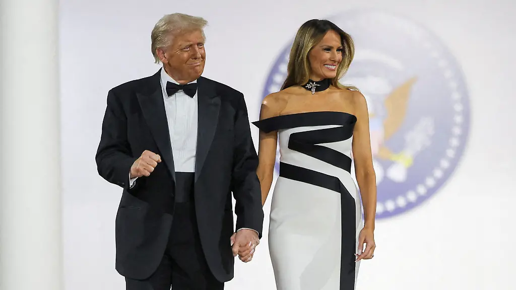 2025-01-21T034323Z-855862879-RC23ECAMEEJM-RTRMADP-3-USA-TRUMP-INAUGURATION-BALLS