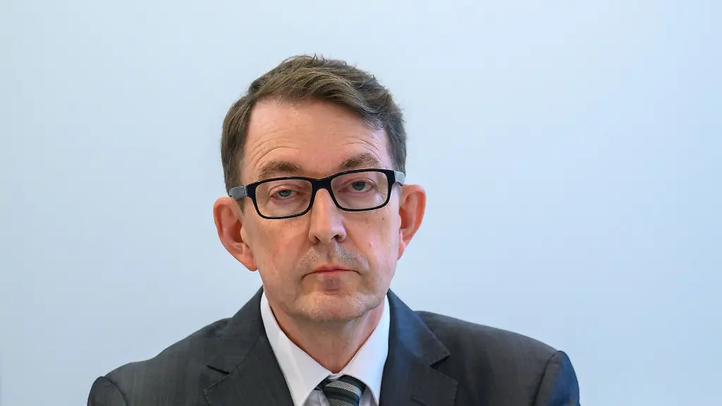 Winfried-Kluth-lange-am-Landesverfassungsgericht-Sachsen-Anhalt-taetig-steht-der-Regierungskommission-Pandemievorsorge-vor