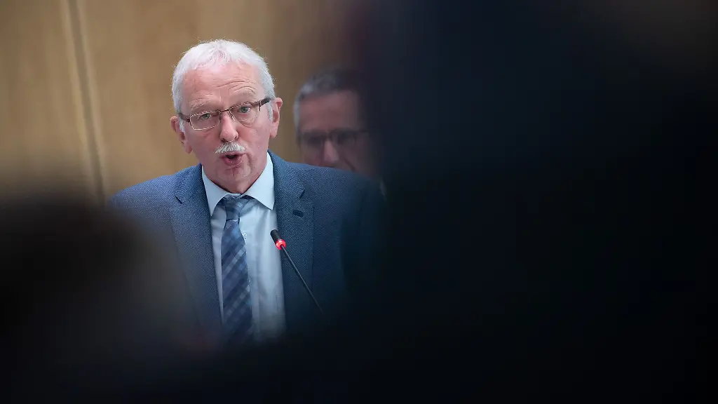 Michael-Frisch-einst-Landesvorsitzender-der-AfD-Rheinland-Pfalz-und-Vorsitzender-der-AfD-Fraktion-im-Landtag-will-auch-Chef-der-beantragten-parlamentarischen-Gruppe-werden-Archivbild