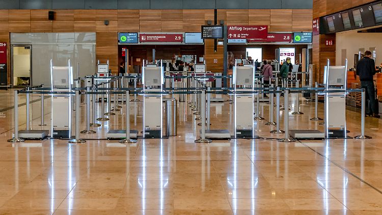 Der neue Flughafen wird noch viele Jahre leerer sein als ursprünglich geplant.