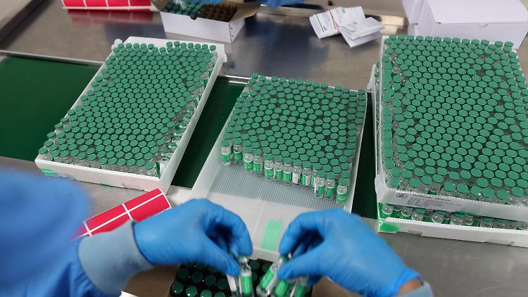 Astrazeneca will die Produktion schnellstmöglich hochfahren, kommt aber aktuell nicht hinterher.
