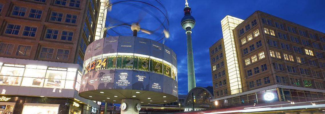 Die Weltzeituhr in Berlin kennen wir alle: Ihr Erfinder, Erich John, bekam heute das Bundesverdienstkreuz am Bande verliehen.