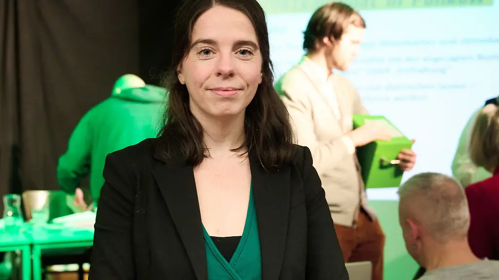 Julia-Schneider-soll-Gruenen-Direktkandidatin-in-Berlin-Pankow-zur-Bundestagswahl-bleiben