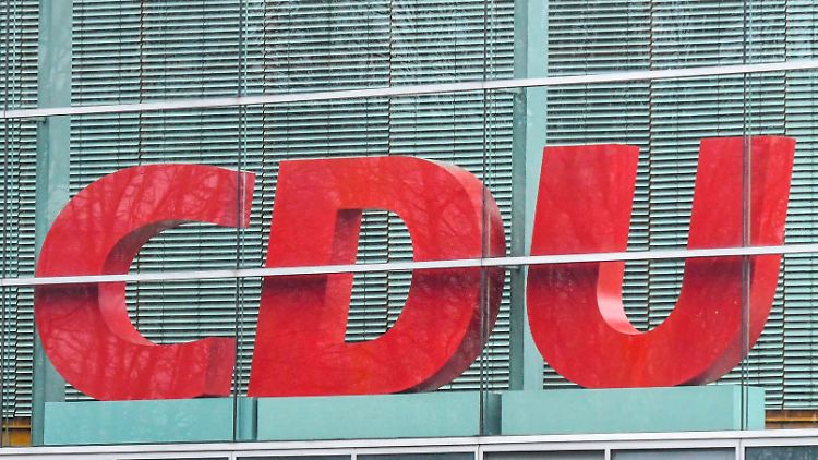 Thüringens Innenminister und SPD-Landeschef Georg Maier forderte Aufklärung über die unklare Spende.