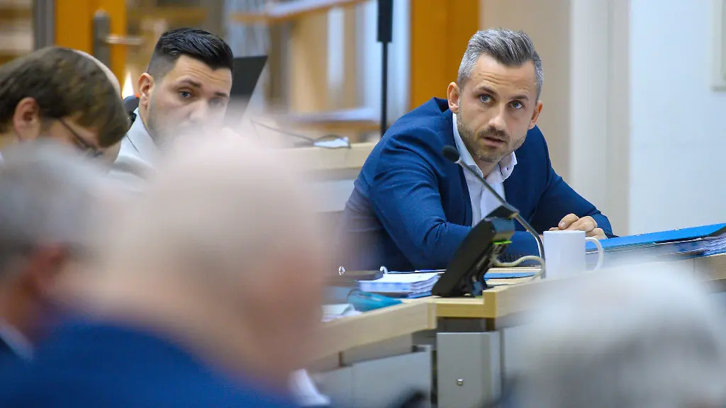 Siegmund-haelt-die-Landeszentrale-fuer-klare-politische-Indoktrination