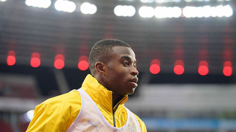 Moukoko wird im November 17 und erfüllt die Voraussetzungen für die U21 somit locker.