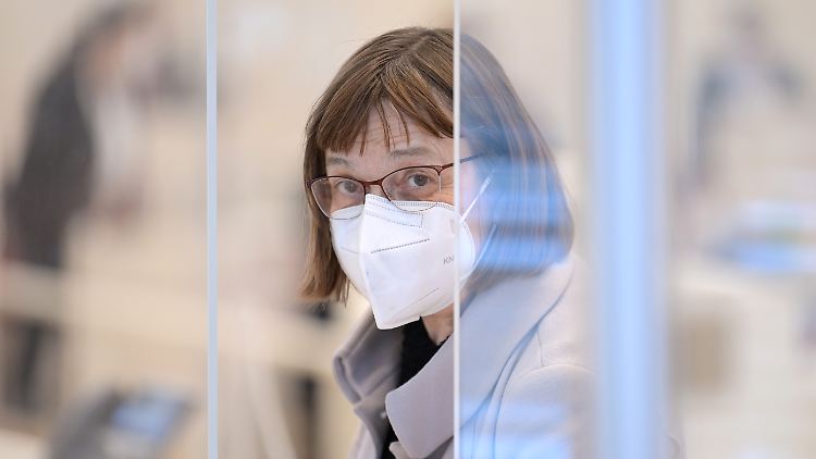 Brandenburgs Gesundheitsministerin Ursula Nonnemacher  zeigt sich über die steigenden Infektionszahlen besorgt.