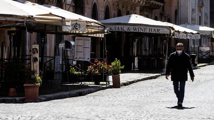 In weiten Teilen Italiens sind seit diesem Montag Cafés und Restaurants wieder geschlossen.