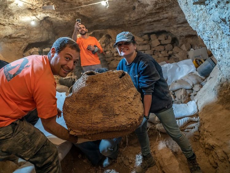 Der entdeckte Korb ist etwa 10.000 Jahre alt.