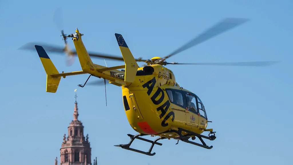 Die-Beifahrerin-wurde-per-Hubschrauber-in-ein-Krankenhaus-gebracht