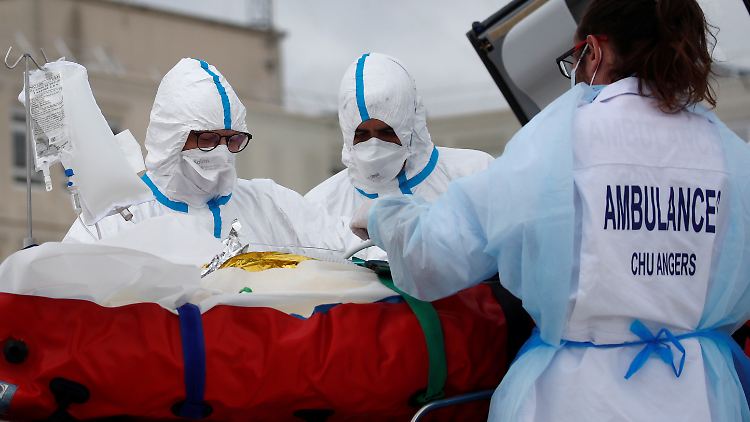 Die Region Ile de France, zu der auch Paris gehört, muss Covid-19-Patienten ausfliegen, weil die Intensivkapazitäten erschöpft sind.