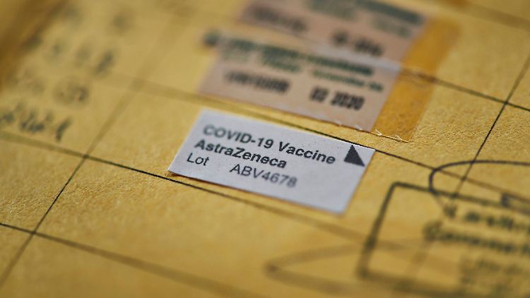 Knapp drei Viertel der Deutschen wollen sich so schnell wie möglich impfen lassen - trotz des Impfstopps von Astrazeneca. 