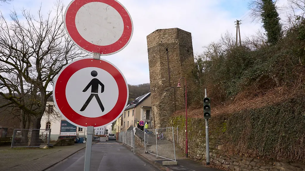 Zurzeit-laufen-Bauarbeiten-an-dem-Turm