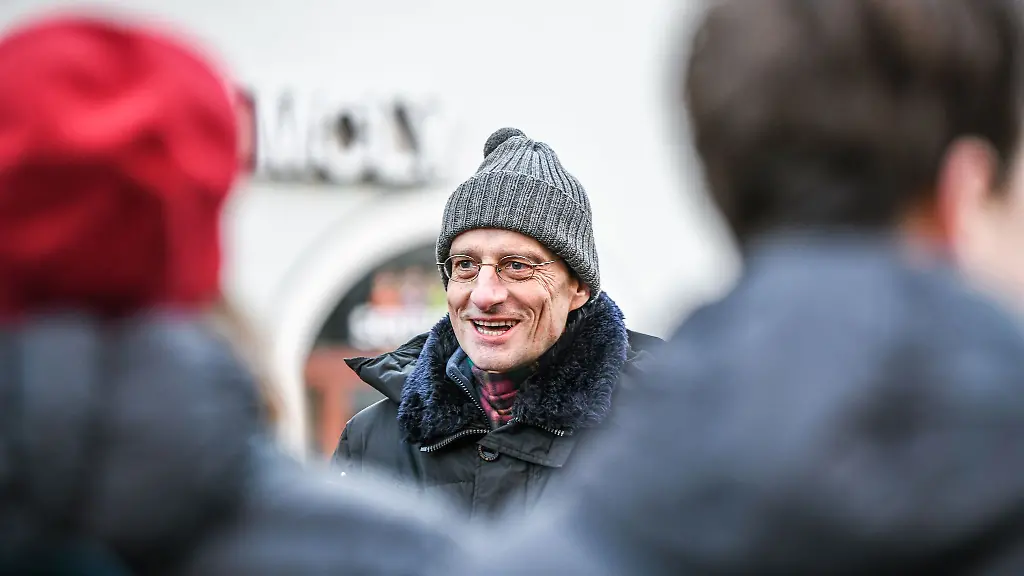 Um-ihn-geht-es-Boris-Boehmann-hier-auf-dem-Weg-zum-Silvester-Gottesdienst-im-Freiburger-Muenster