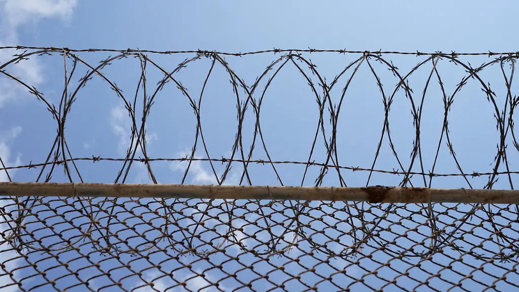 dfe62adcd108966fdf261736e1f438ad