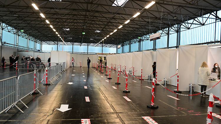 Der "bedauerliche Fehler" passierte im Impfzentrum Saarbrücken.