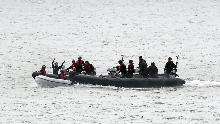 Ziel der radikalen Reform sei laut "Times", die illegale Einreise von Flüchtlingen über den Ärmelkanal zu stoppen.