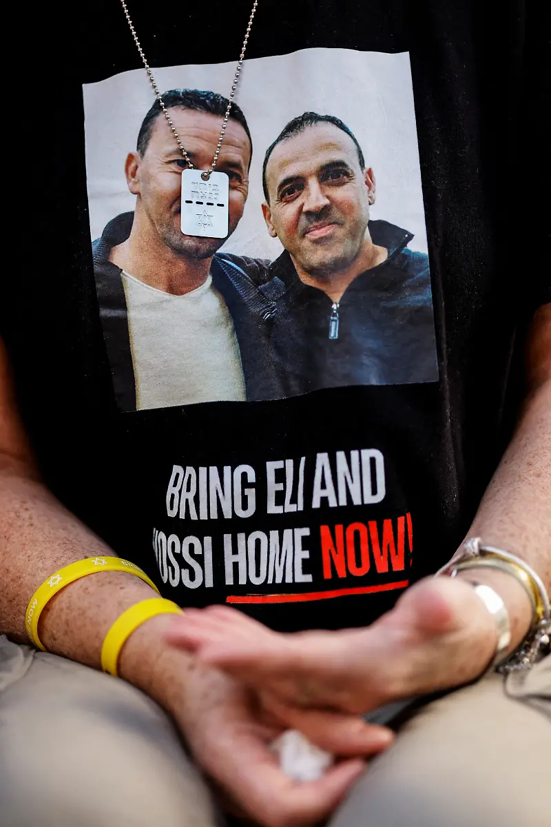 2023-12-20T060903Z-1870959769-RC2905AEPG6G-RTRMADP-3-ISRAEL-PALESTINIANS-RELEASED-HOSTAGE