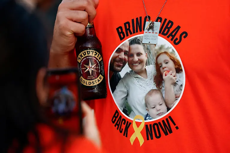 2024-10-09T161452Z-1574358045-RC22HAAC0EOI-RTRMADP-3-ISRAEL-PALESTINIANS-HOSTAGE-BIRTHDAY