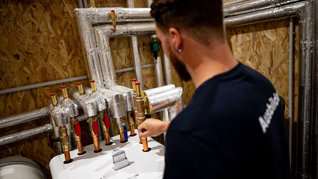 Im-Brandenburger-Handwerk-sind-Fachleute-fuer-die-Energiewende-gefragt