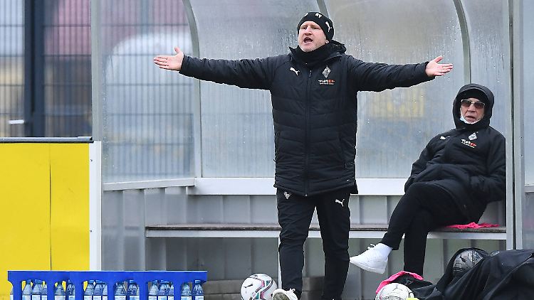 Heiko Vogel trainiert Borussia Mönchengladbachs U23 und "muss" jetzt ein Frauen-Team coachen.