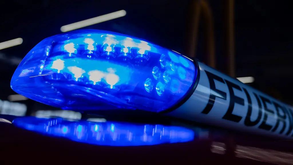 Loeschwasser-soll-auf-der-Bundesstrasse-19-gefroren-sein