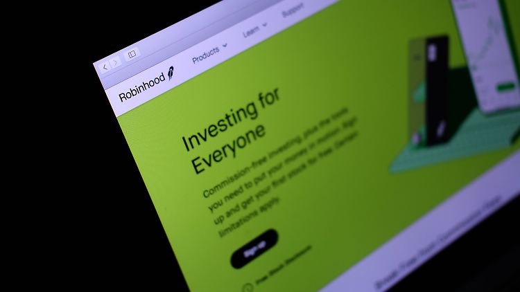 Dem Online-Broker werden zahlreiche Verstöße gegen Handelsvorschriften zur Last gelegt.