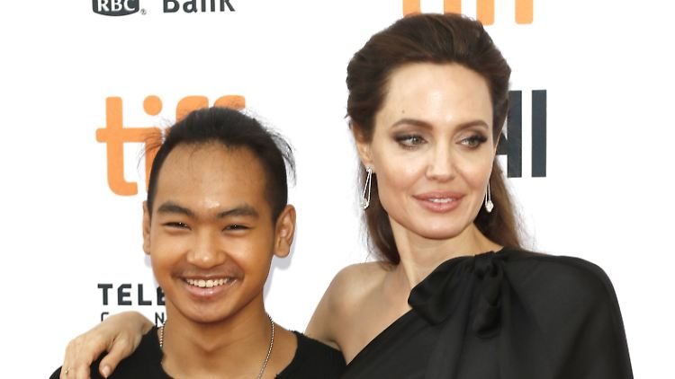 Sohn Maddox steht seiner Mutter Angelina Jolie offenbar näher als seinem Vater Brad Pitt.