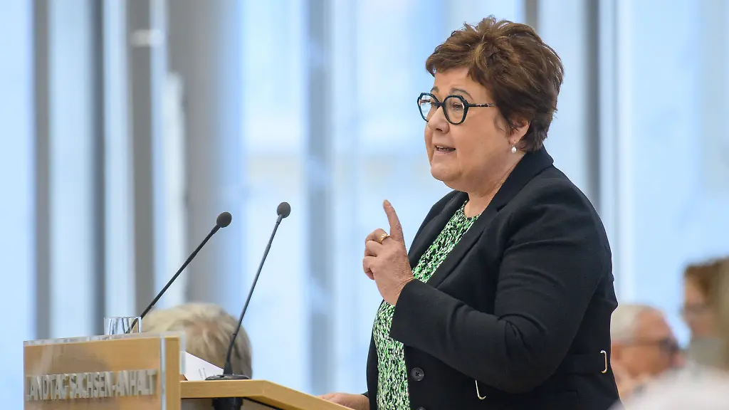 Wir-haben-im-Koalitionsvertrag-vereinbart-keine-Diskussion-ueber-die-Schliessung-einzelner-Krankenhaeuser-anzustossen-sagt-Gesundheitsministerin-Petra-Grimm-Benne