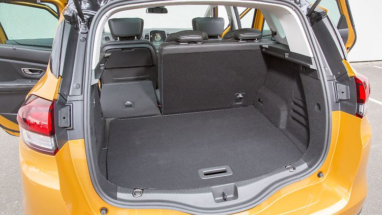 Je nach Einstellung der Rückbank bietet der Kofferraum des Renault Scénic zwischen 505, 572 und 1554 Liter Kofferraumvolumen.